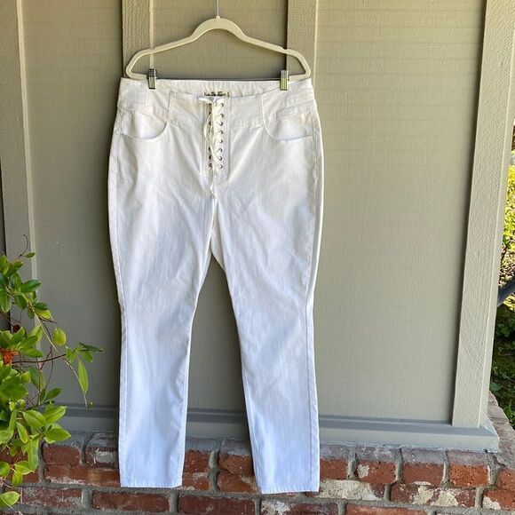 NWT - We The Free Crvy Lace Up Front Jeans in Ivory Size: 35 - Picture 2 of 7